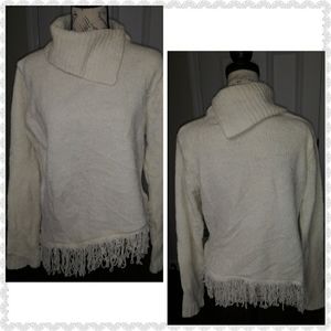 SALE Soft Off white sweater w/ fringe | XL